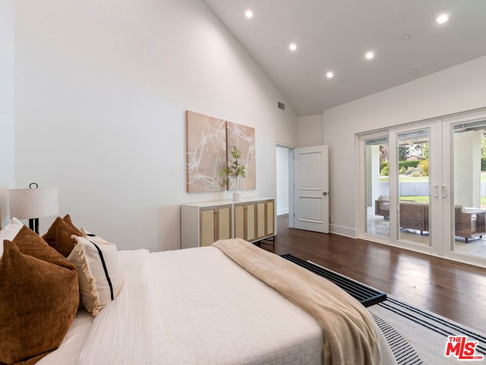 9700 Portada Drive