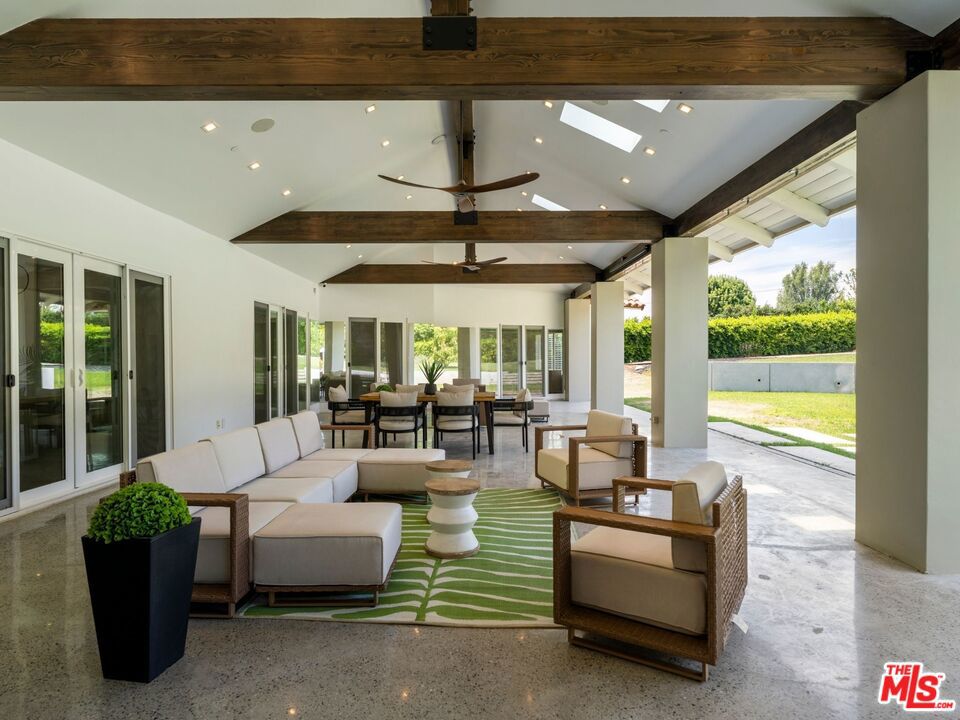 9700 Portada Drive