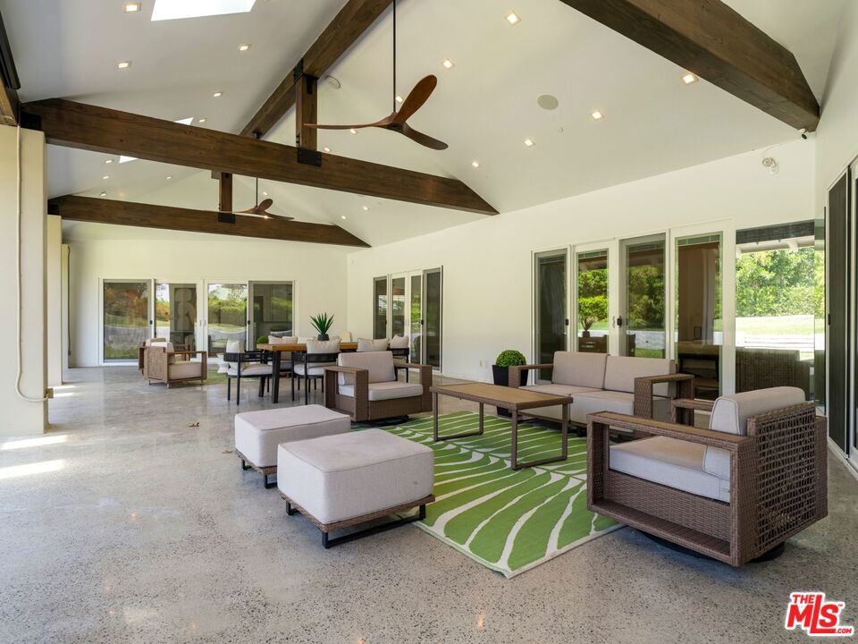 9700 Portada Drive