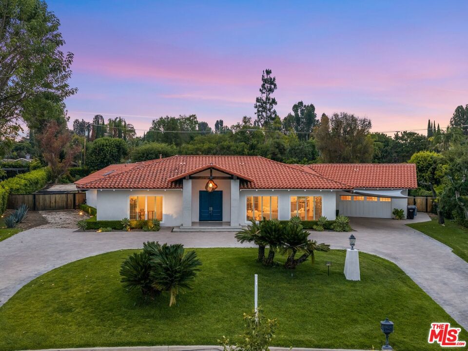 9700 Portada Drive