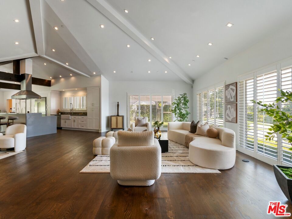 9700 Portada Drive