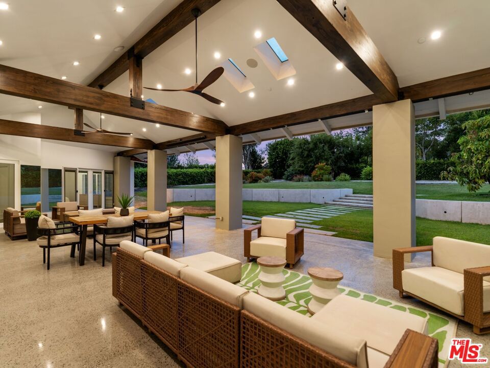 9700 Portada Drive
