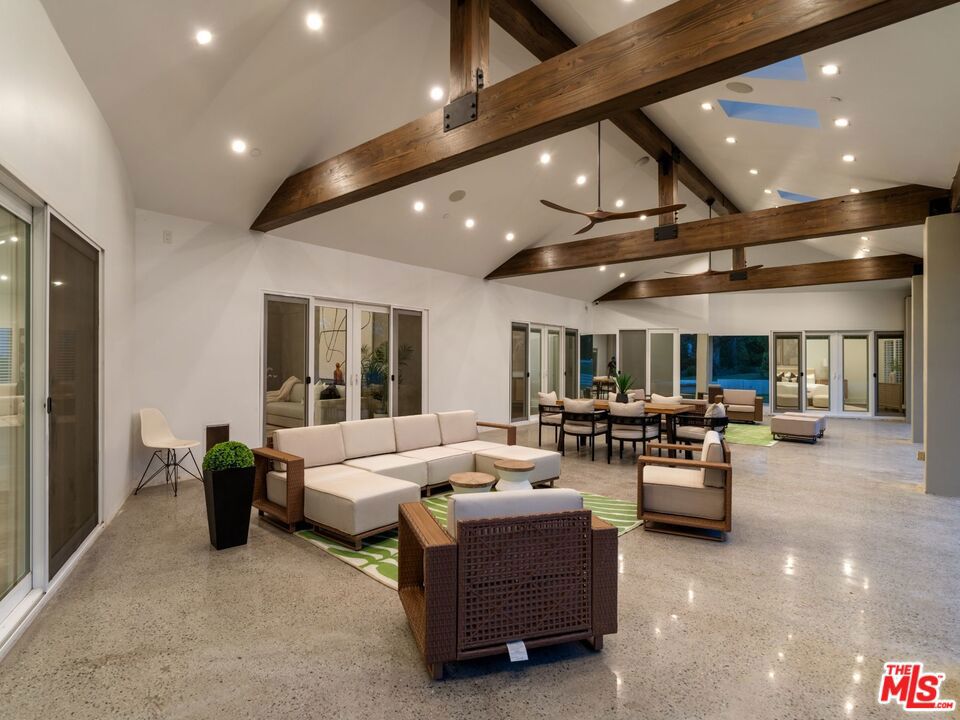 9700 Portada Drive