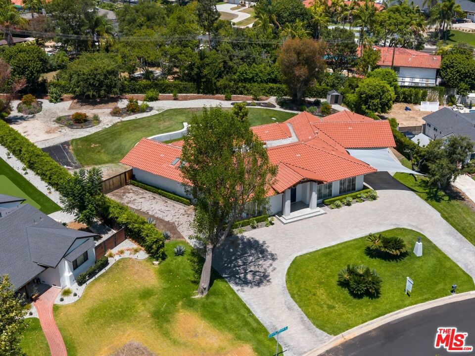9700 Portada Drive