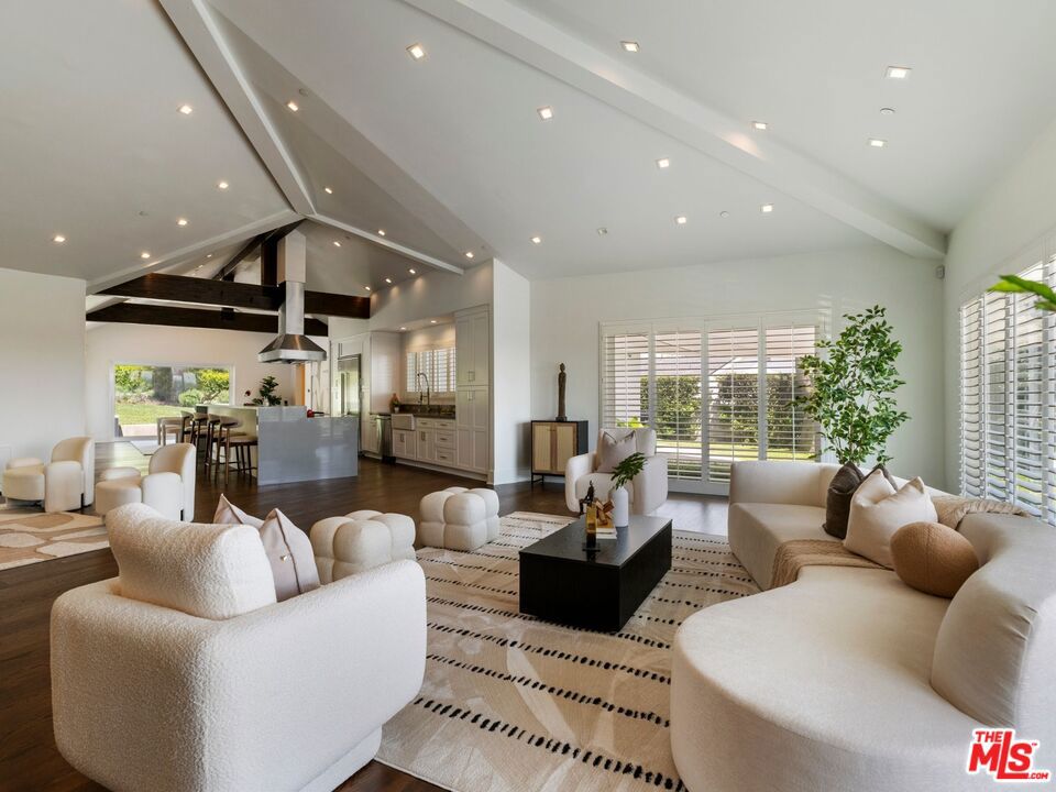9700 Portada Drive