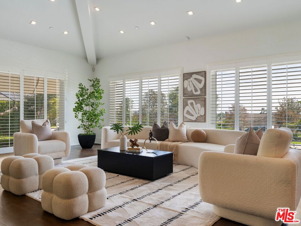 9700 Portada Drive