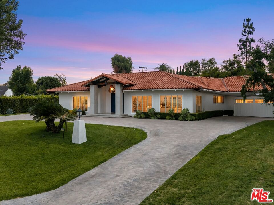 9700 Portada Drive