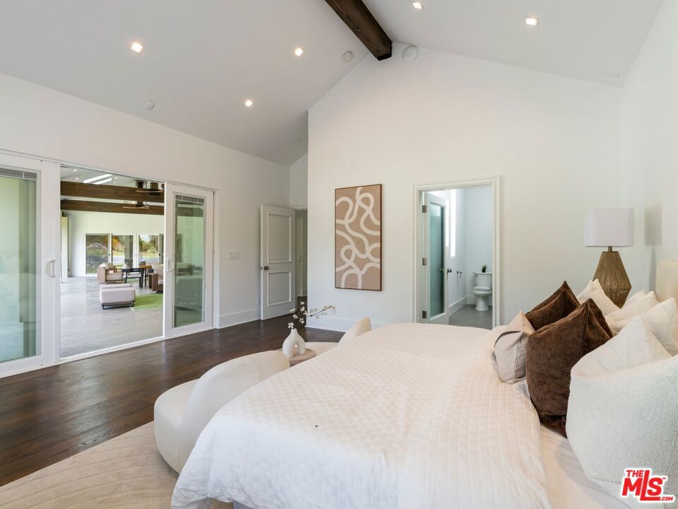 9700 Portada Drive