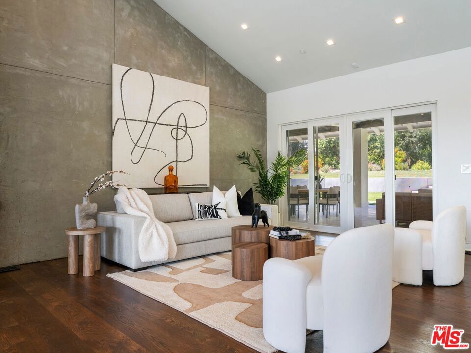 9700 Portada Drive
