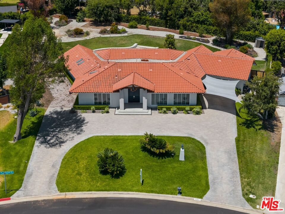 9700 Portada Drive