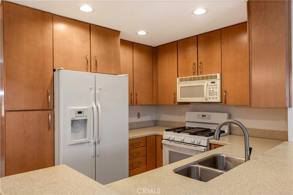 31200 Landau Boulevard 2712