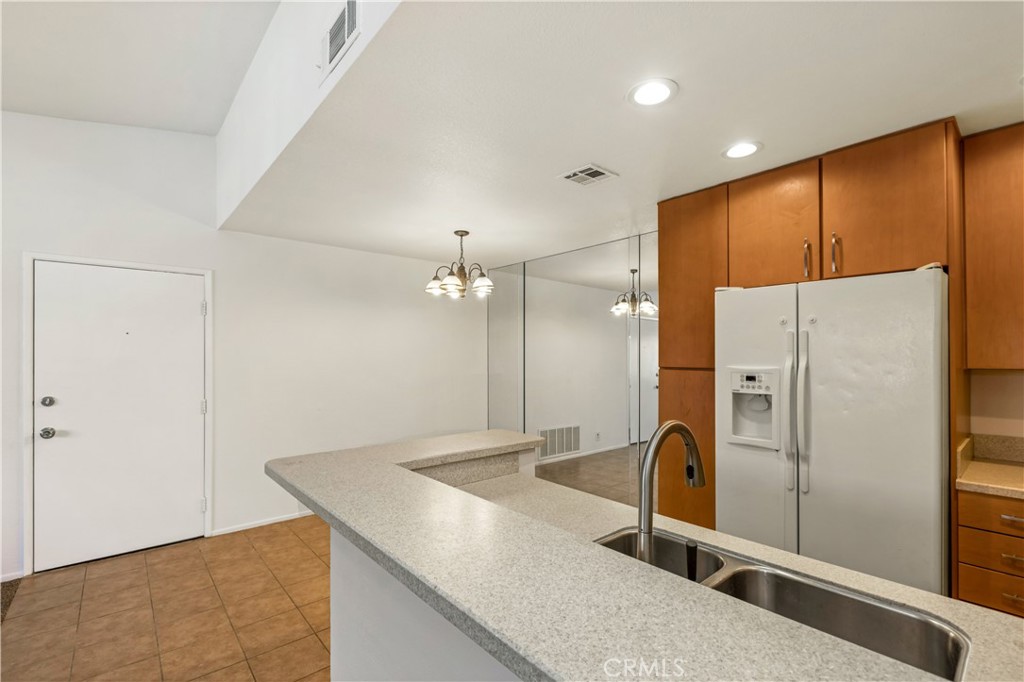 31200 Landau Boulevard 2712