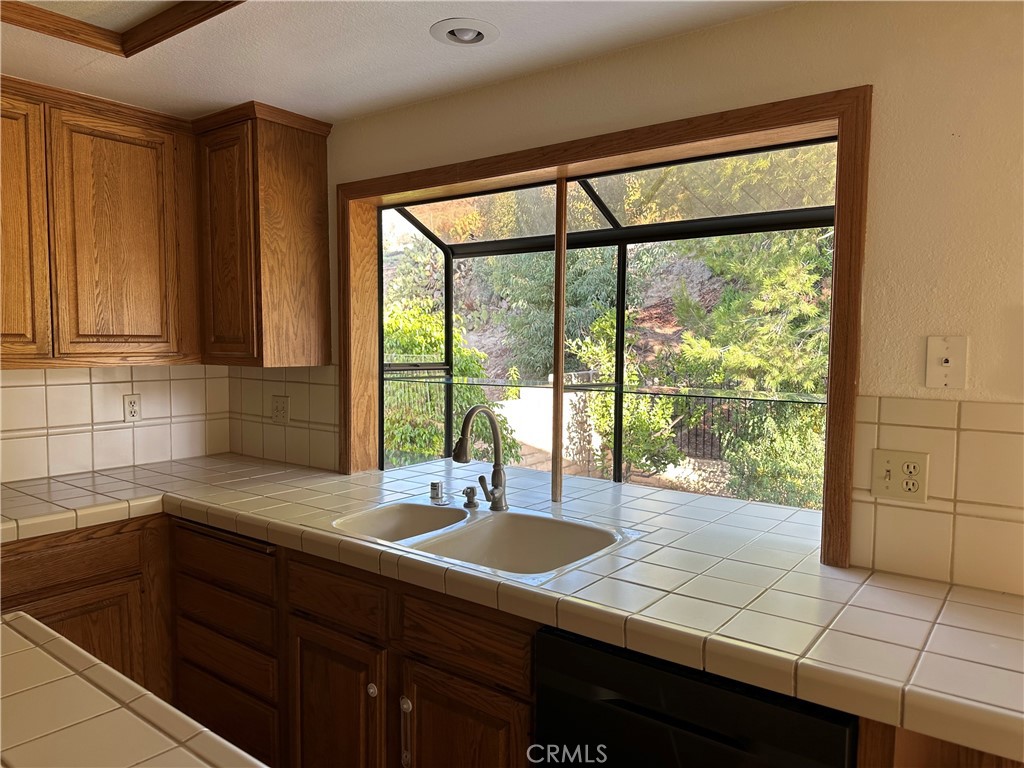 469 Raindance Street