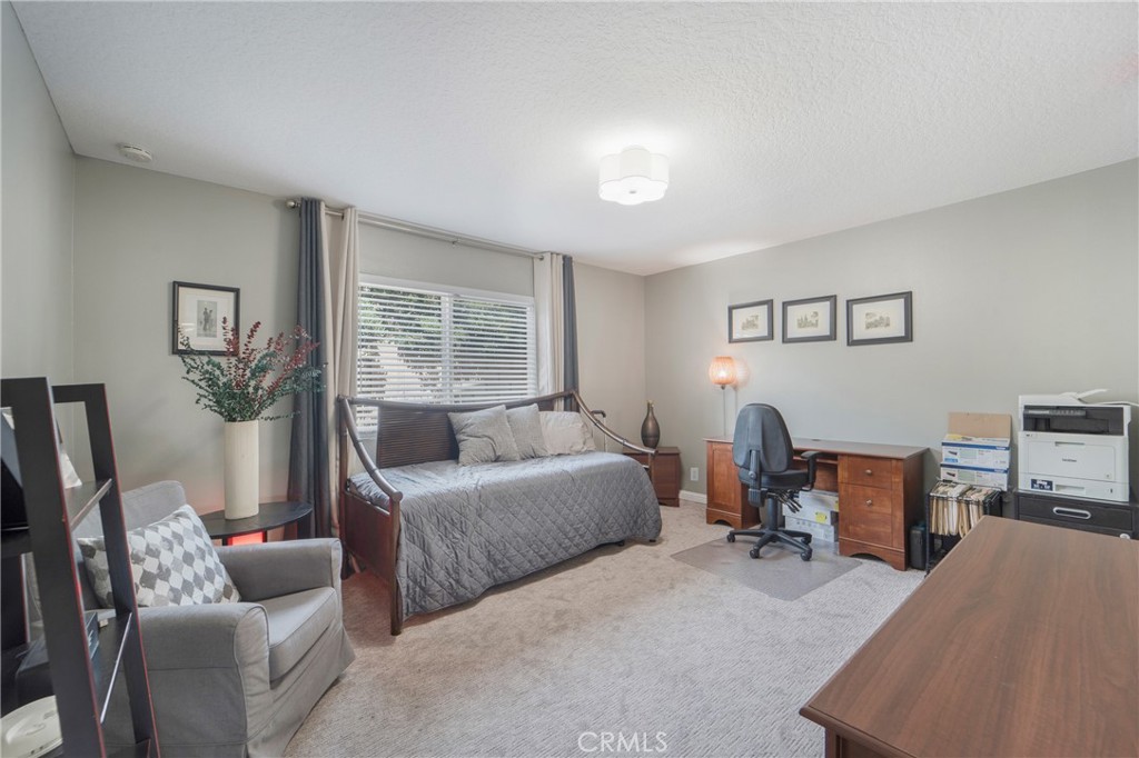 825 W Fletcher Avenue 111