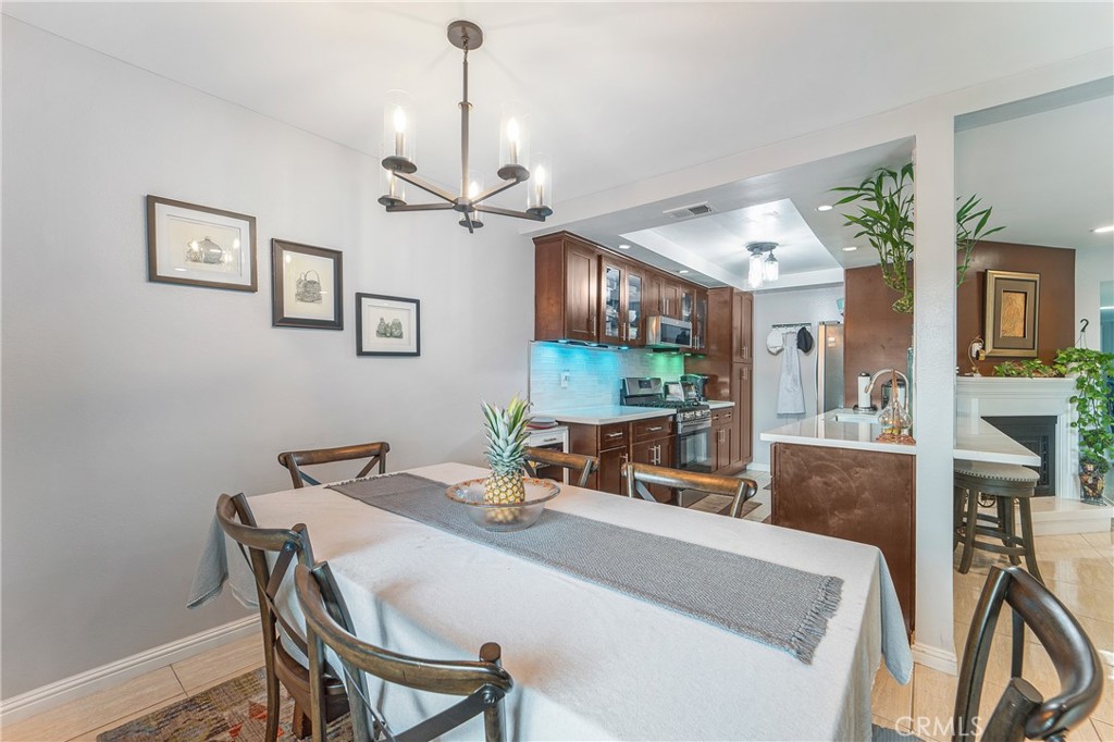 825 W Fletcher Avenue 111