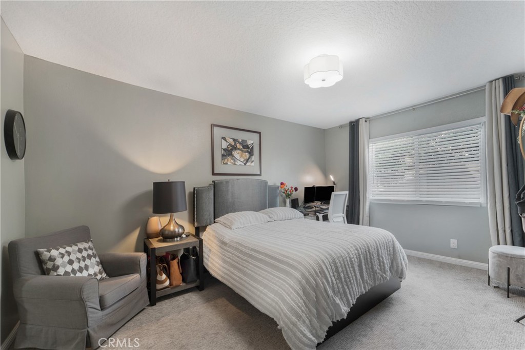 825 W Fletcher Avenue 111