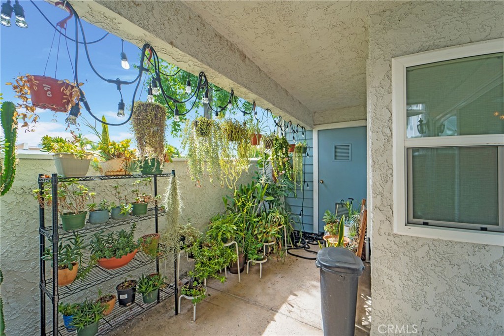 825 W Fletcher Avenue 111