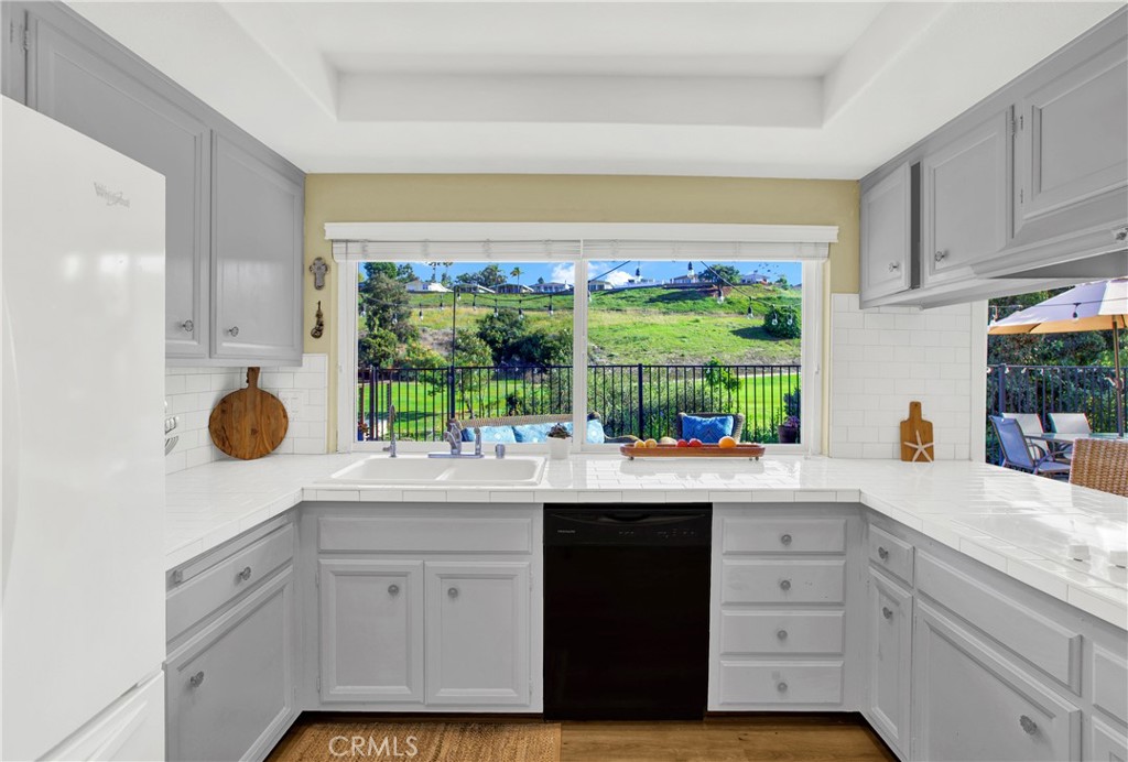 856 Camino de Los Mares