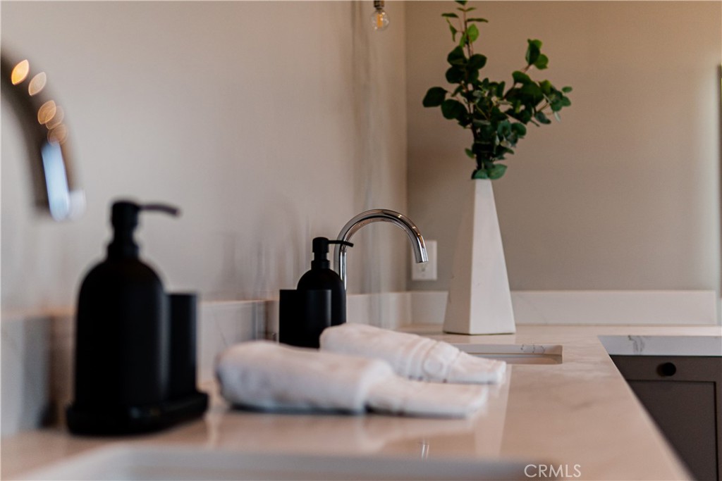 172 E Wilson Street B