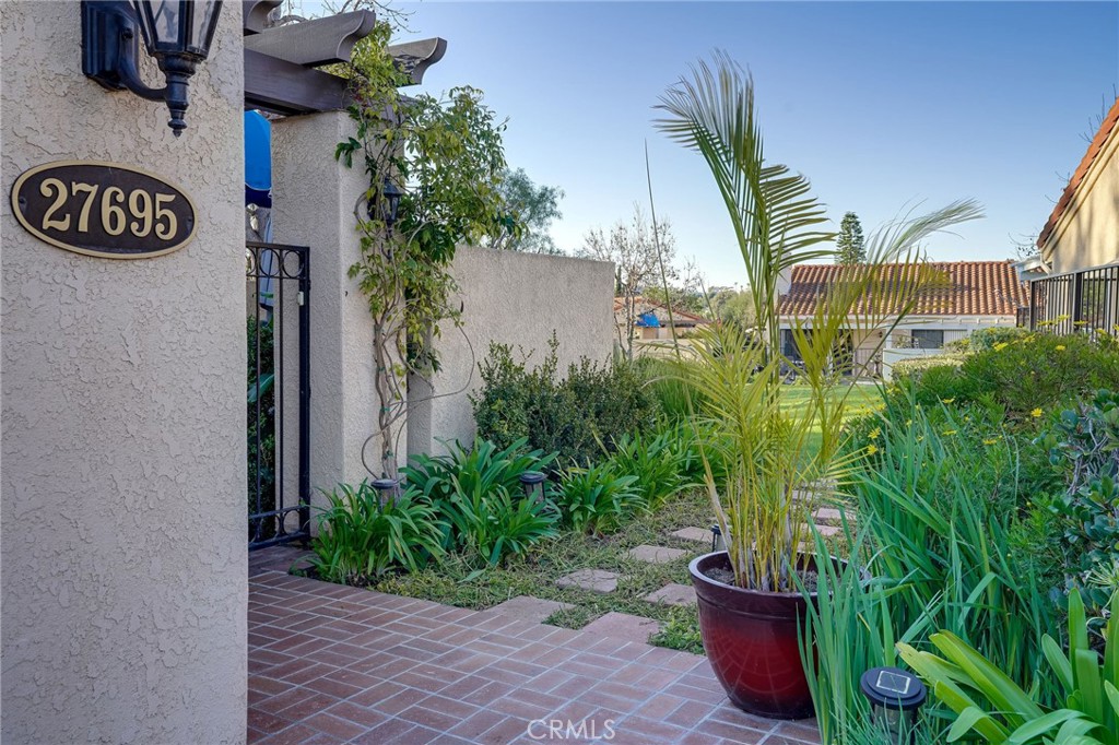 27695 Paseo Clavel 47