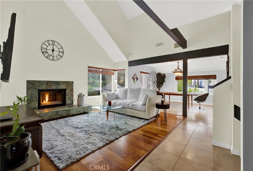 140 Avenida Mesita 15