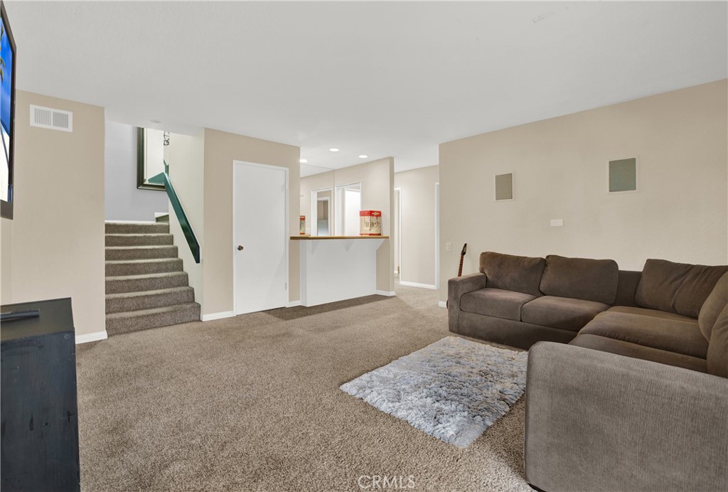 140 Avenida Mesita 15