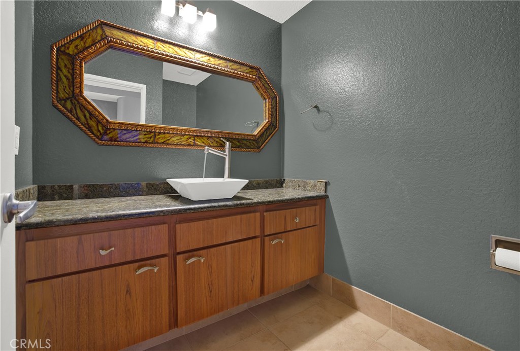 140 Avenida Mesita 15