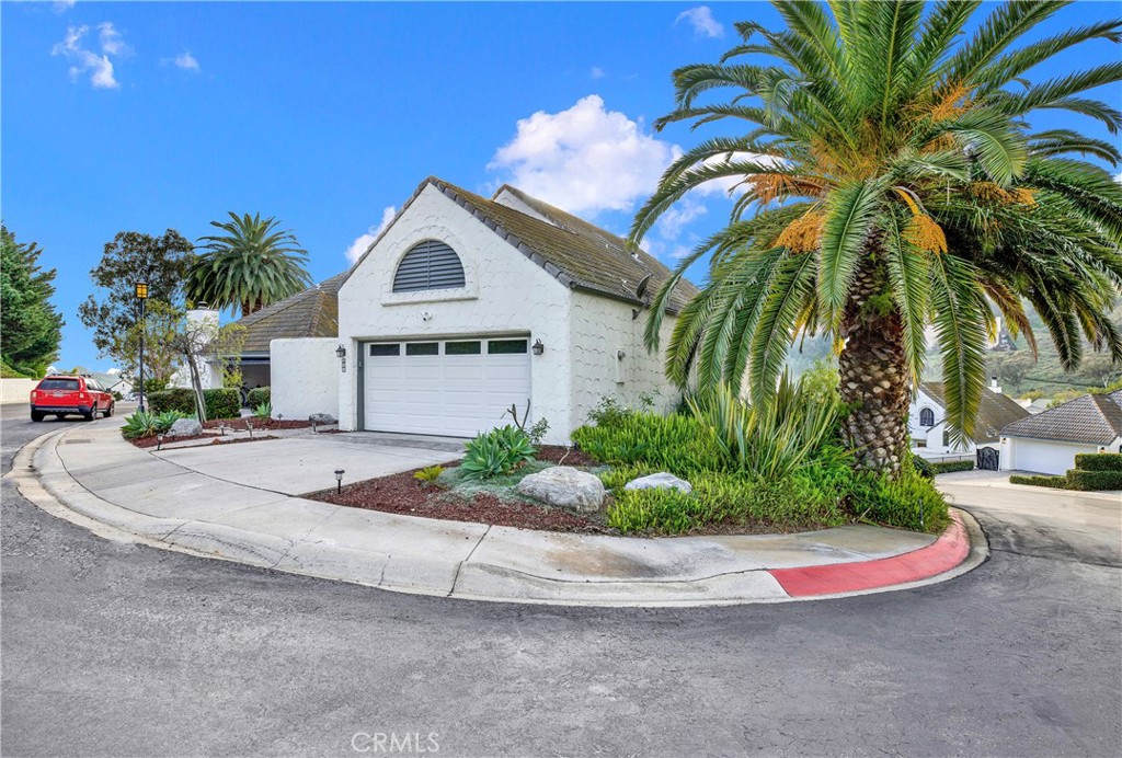 140 Avenida Mesita 15