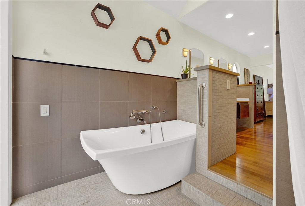 140 Avenida Mesita 15