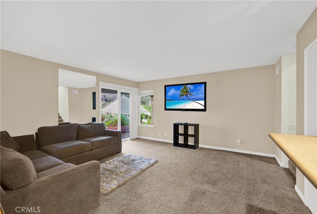 140 Avenida Mesita 15