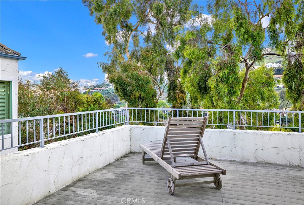 140 Avenida Mesita 15