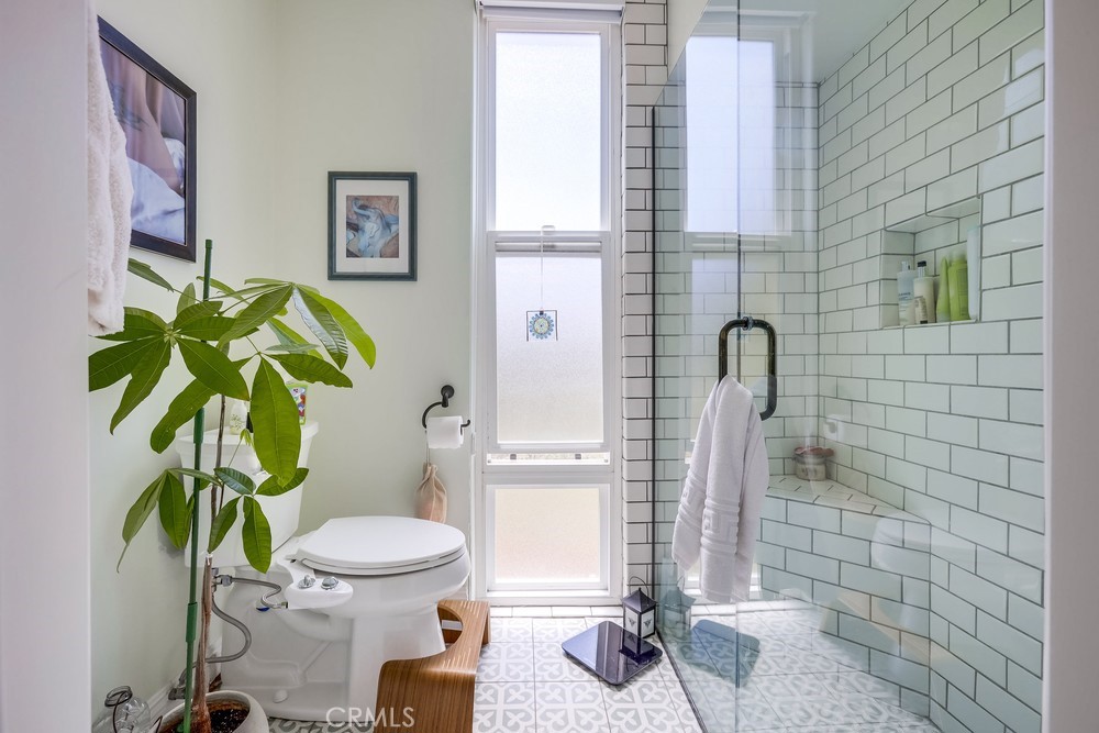 201 S La Esperanza R10