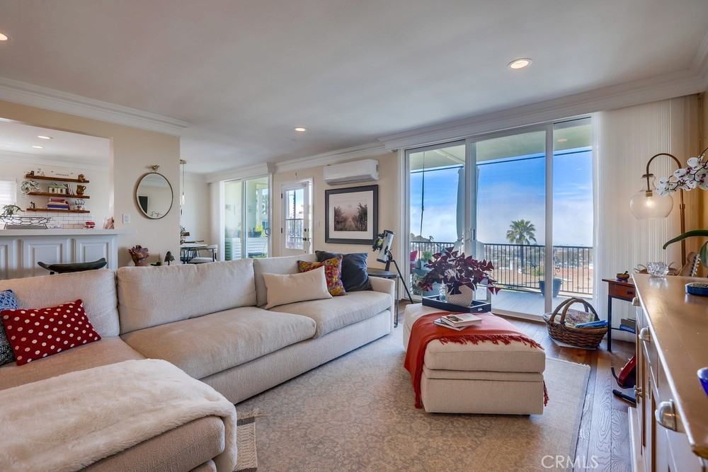 201 S La Esperanza R10