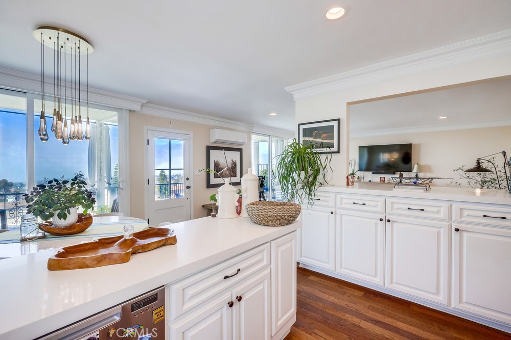 201 S La Esperanza R10