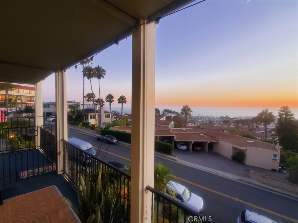 201 S La Esperanza R10