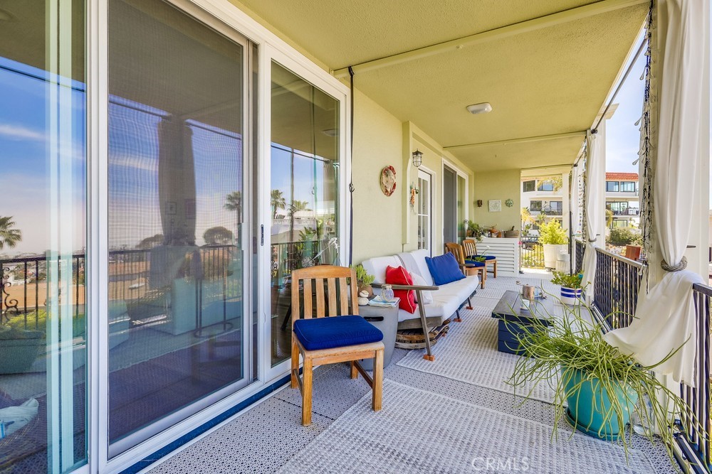 201 S La Esperanza R10