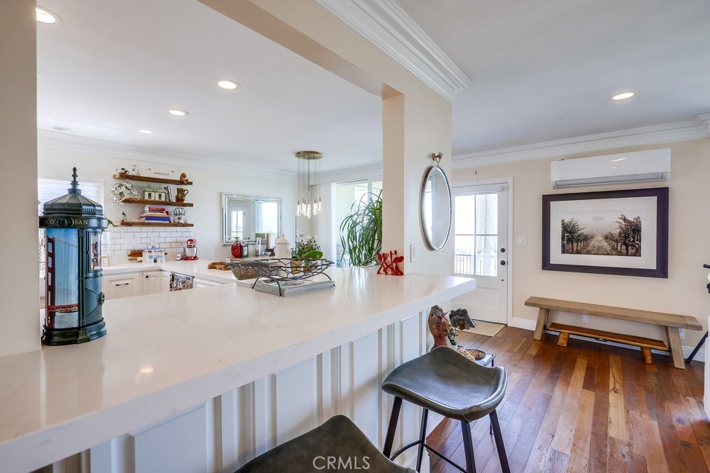 201 S La Esperanza R10