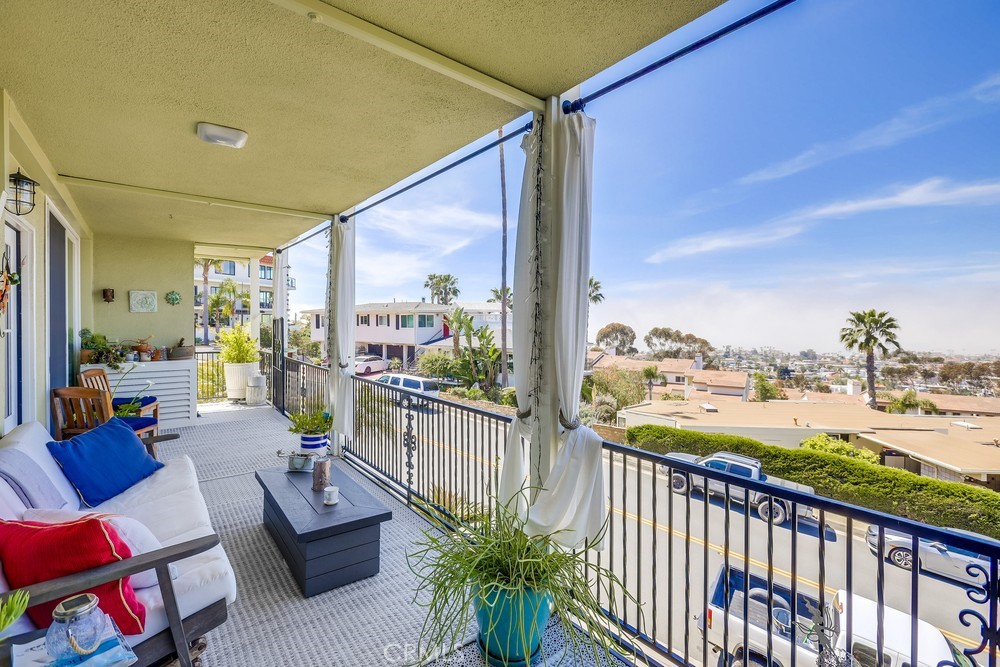 201 S La Esperanza R10