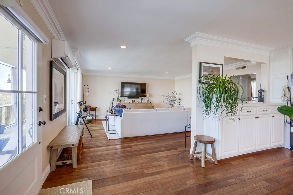 201 S La Esperanza R10