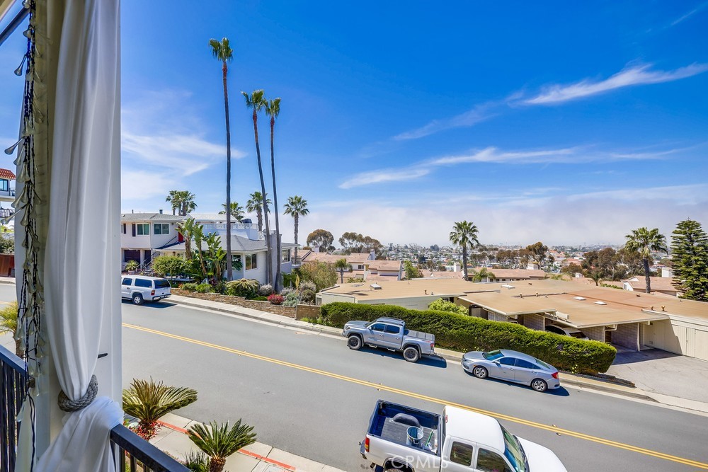 201 S La Esperanza R10