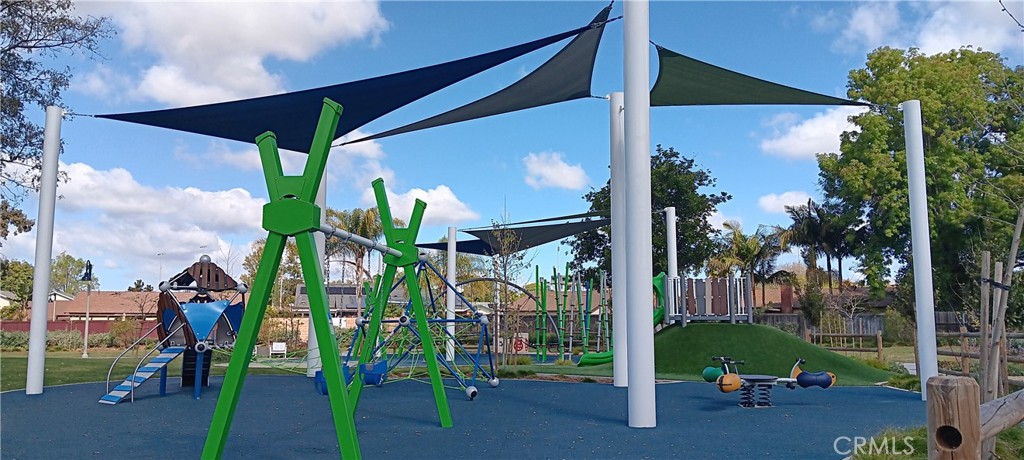 28962 De La Luna Drive