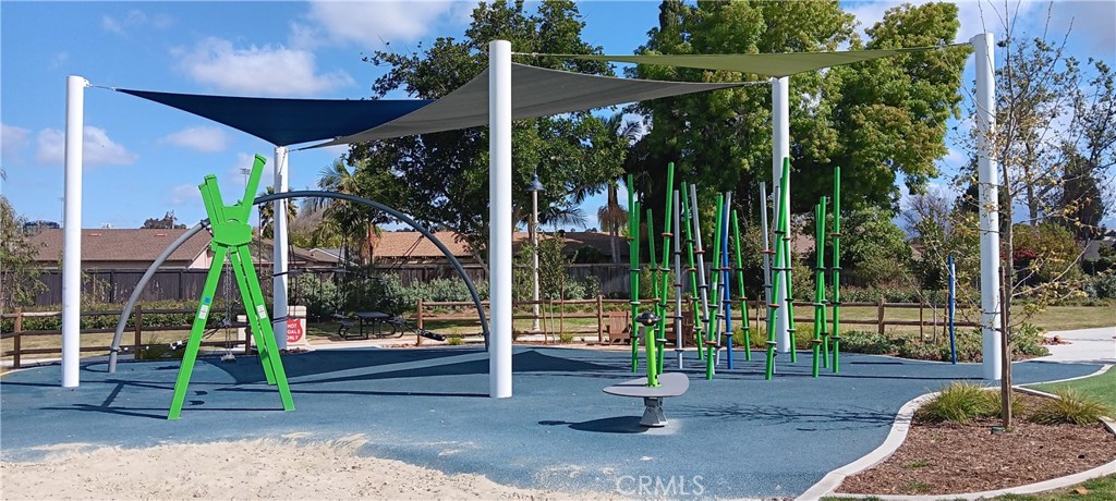 28962 De La Luna Drive