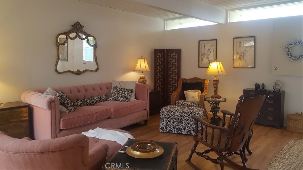 708 Narcissus Avenue