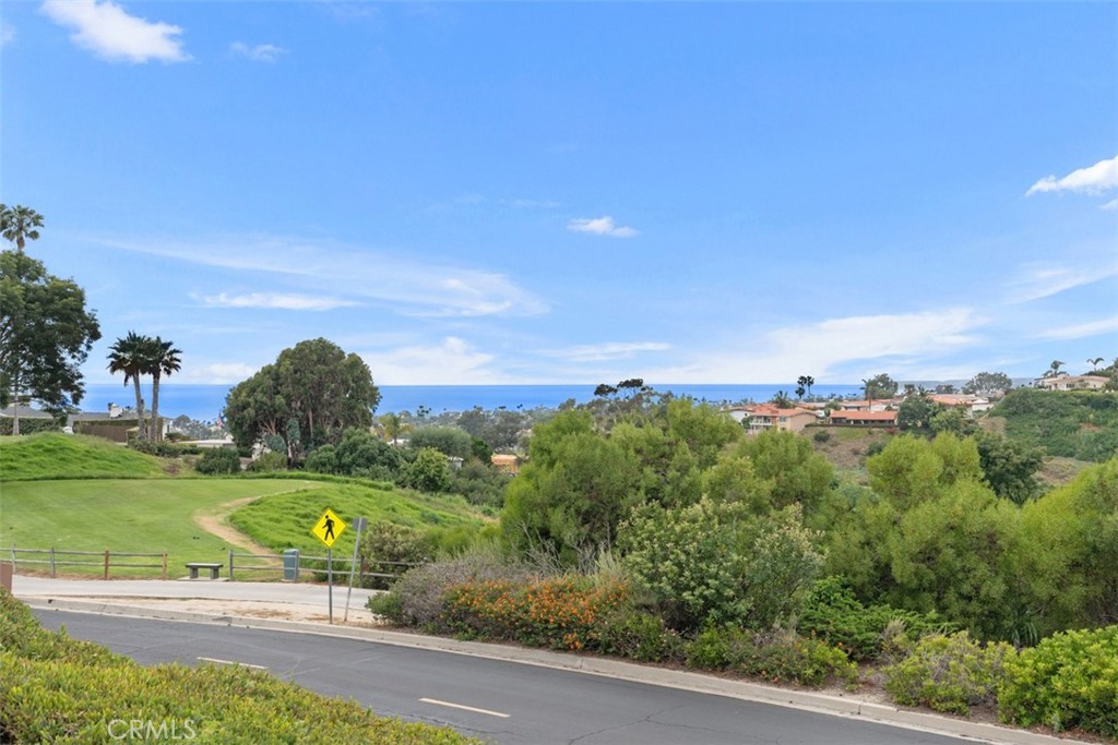 700 E Avenida Magdalena