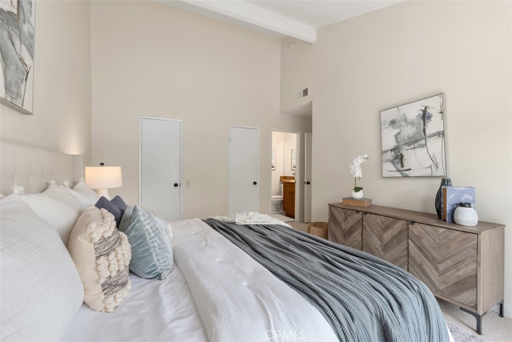 700 E Avenida Magdalena