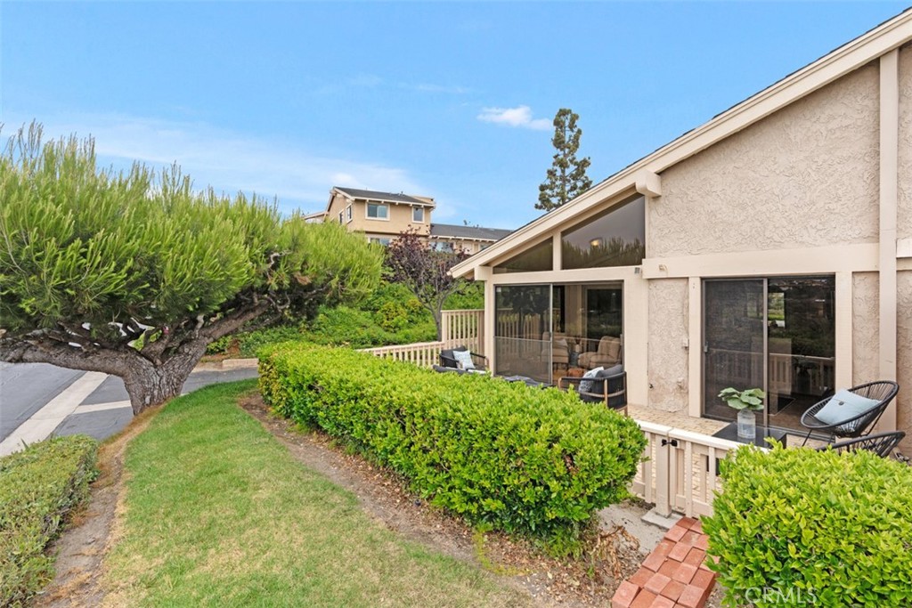 700 E Avenida Magdalena