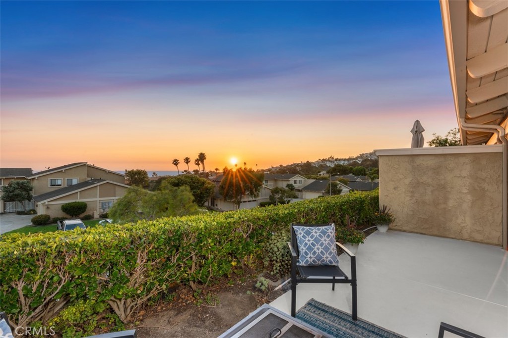 157 Avenida Adobe
