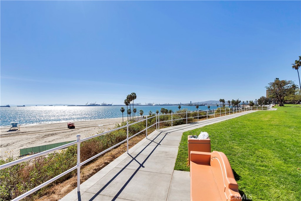 327 Chestnut Avenue 302