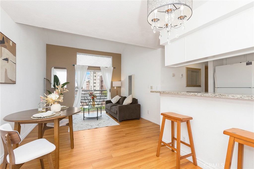 327 Chestnut Avenue 302