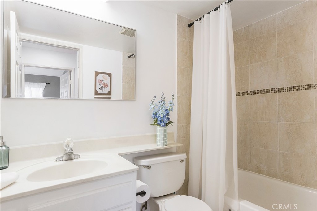 327 Chestnut Avenue 302